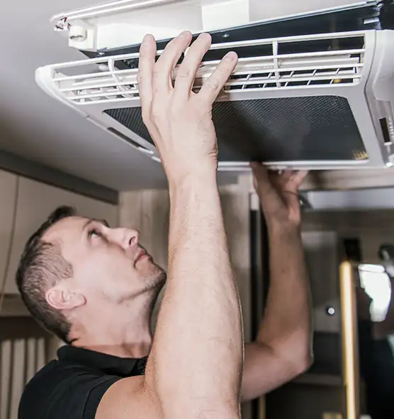  Professional Licensed And Insured Cleaners in Alton, IL